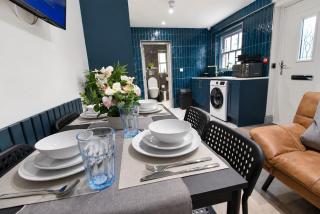 Cabana 4 - 3BR Flat with Patio & Private Entrance - 1