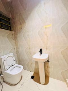 Spacious Two-Bedroom Apartment with Balcony Yaba - 8