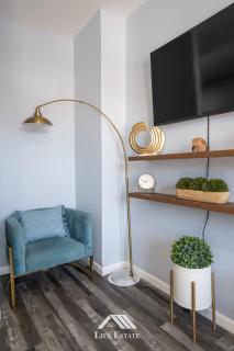 Family Unit 3BR - Parking, Laundry - Pets Welcome - 3