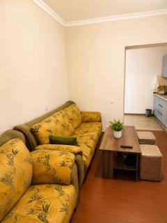 Cozy Apartment Near Zvartnots Airport - 2