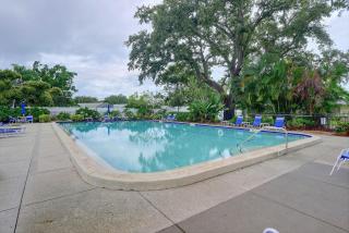 Stunning Golf Course Views! Sarasota Extended Stay - 9