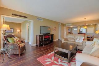 Stunning Golf Course Views! Sarasota Extended Stay - 4