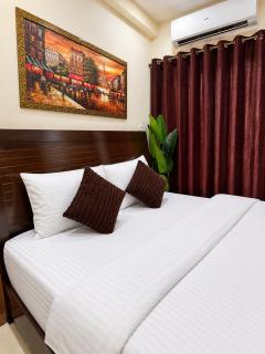 The Cozy Nest l Premium 1-Bed Apartment l E11 Sector - 7