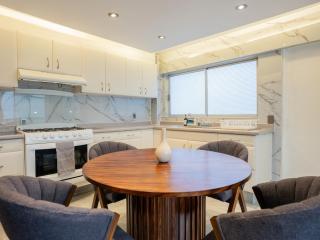 Stylish 2BR in Polanco with King Bed and Workspace - 2