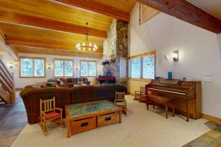 Beautiful ski chalet with gourmet kitchen theater room & private hot tub - 8