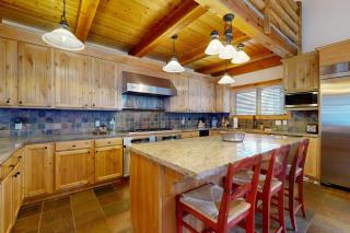 Beautiful ski chalet with gourmet kitchen theater room & private hot tub - 6