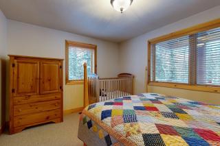 Beautiful ski chalet with gourmet kitchen theater room & private hot tub - 2