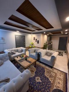 1BHK APARTMENT IN ABUDABI TOWER F-11 NEAR MARKAZ The Heart of ISLAMABAD - 5