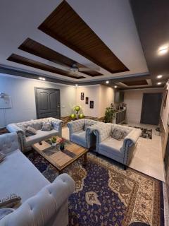 1BHK APARTMENT IN ABUDABI TOWER F-11 NEAR MARKAZ The Heart of ISLAMABAD - 4