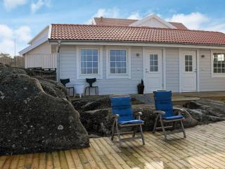 4 star holiday home in Rönnäng - 5