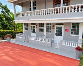 2BR Lush & Beauty Tropical Escape - 4