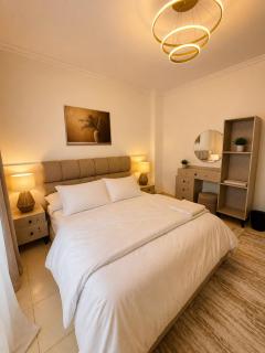 Modern 2BR Apartment 2 Baths Madinaty - 3