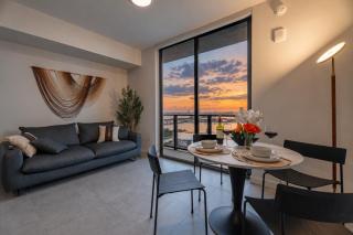 Penthouse Studio with Ocean Views and Balcony in Miami F3600 - 0