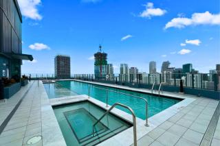 Penthouse Studio with Ocean Views and Balcony in Miami F3600 - 6