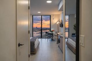 Penthouse Studio with Ocean Views and Balcony in Miami F3600 - 3