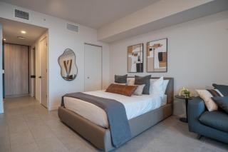 Penthouse Studio with Ocean Views and Balcony in Miami F3600 - 1