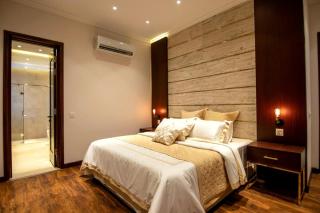 Premium Hotel ECG Grand Suites Near IGI Delhi Airport - 6