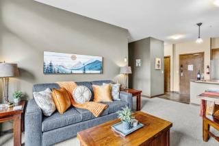 Serene 1BR MTN Escape for 2 Resort and Ski Access - 3