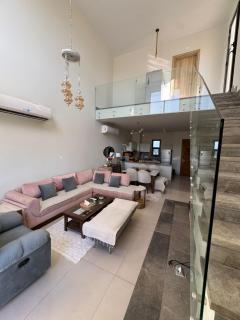Shedwan corner townhouse, lagoon & sunset views - 9