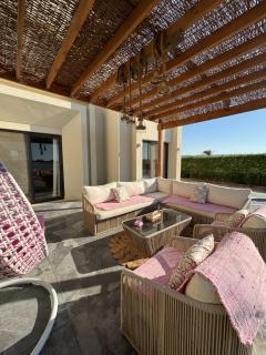 Shedwan corner townhouse, lagoon & sunset views - 5