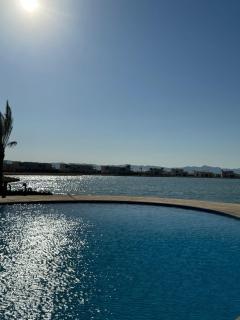 Shedwan corner townhouse, lagoon & sunset views - 0
