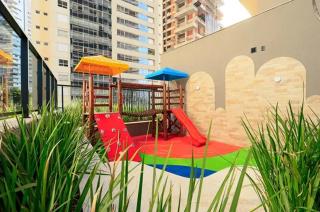 New, modern & refined in the city's best street - 9