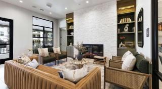 Landing Stunning 2BD - 3