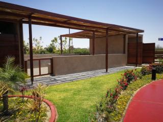 Casa amplia con Piscina y estacionamiento - 4