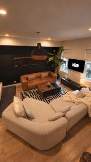 Luxe Chicago Retreat Game Room, Deck Fire Pit - 5