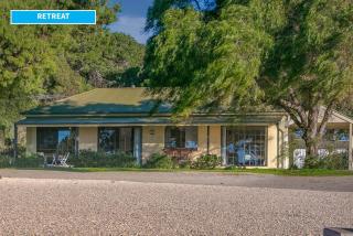 Riverwalk Retreat I Historic Hindmarsh Island - 2