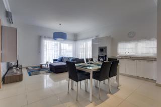 Luxury Apartment in Fort Cambridge with Pool - 7