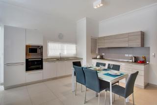 Luxury Apartment in Fort Cambridge with Pool - 2