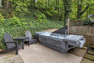The Oriole hot tub walk or Bike to Saugatuck - 2