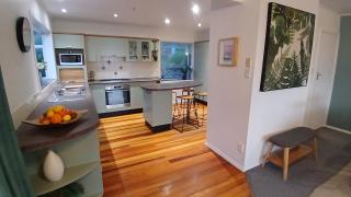 Tāhuna Hills Family Home - 7