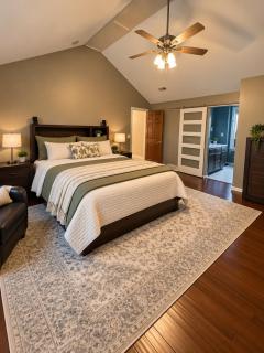 Spacious 4-bed family home with park views - 6
