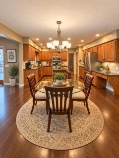 Spacious 4-bed family home with park views - 1