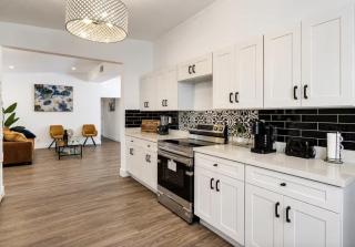 Luxury Pool Villa // 5BD 4BA - 2