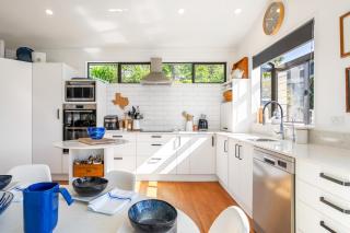 Harbour House - Whangamata Holiday Home - 4