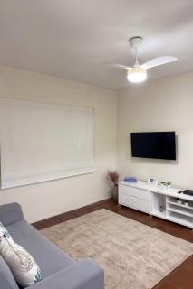 Apartamento no Guarujá Praia da Enseada para até 6 pessoas, com Ar Condicionado, aprox 350 metros - 5 minutos a pé - 9