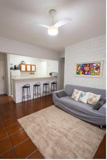 Apartamento no Guarujá Praia da Enseada para até 6 pessoas, com Ar Condicionado, aprox 350 metros - 5 minutos a pé - 7