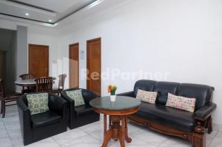 Guest House Pinarak 2 Syariah near GOR Satria Purwokerto Mitra RedDoorz - 9