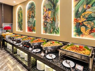 Hotel Sentral Seaview @ ​Beachfront - 1