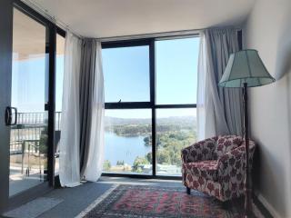 Lake Views Balcony in Spacious 1 Bed Unit - Hosted by CanStay - 2
