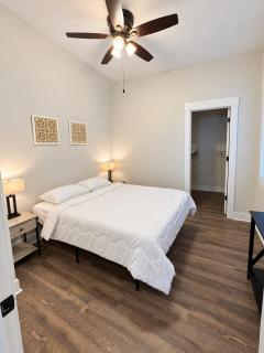Renovated 4BR Home Near Downtown Indianapolis - 4