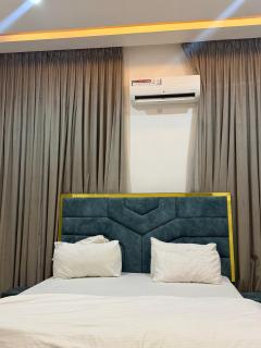 Sterling Apartments - 4