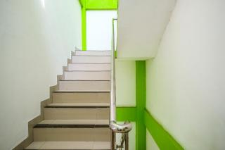 RedDoorz near Pakuwon Mall Solo Baru - 5