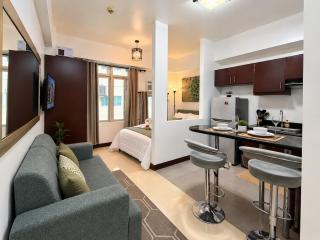 Cozy Staycation with Netflix Near Venice Grand Canal - 0