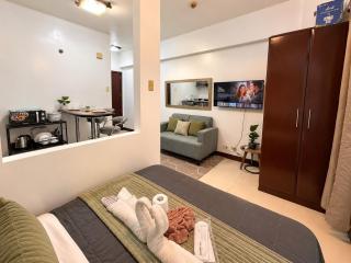 Cozy Staycation with Netflix Near Venice Grand Canal - 6