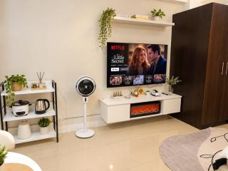 Cozy Stylish Studio Netflix Near Venice Mall - 7