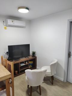 Casita con Parrillero y Garage, cerca de Antel Arena - 7